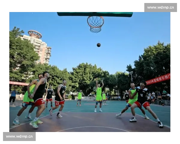 聚焦篮球赛事高清直播全景呈现巅峰对决精彩瞬间实时解析赛场风云